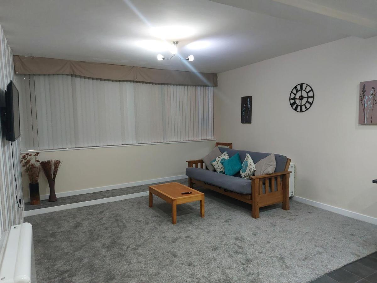 2 Large Bedroom Apartment- Wifi & Parking Fleetwood Exterior foto
