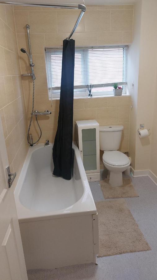 2 Large Bedroom Apartment- Wifi & Parking Fleetwood Exterior foto